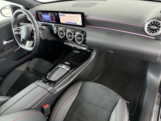 Mercedes-Benz A-KLASSE 180 Business Solution AMG | Night pakket | Panoramadak |