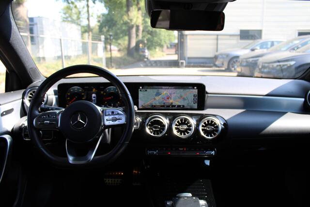 Mercedes-Benz A-KLASSE 180 AMG | Panoramadak | Widescreen