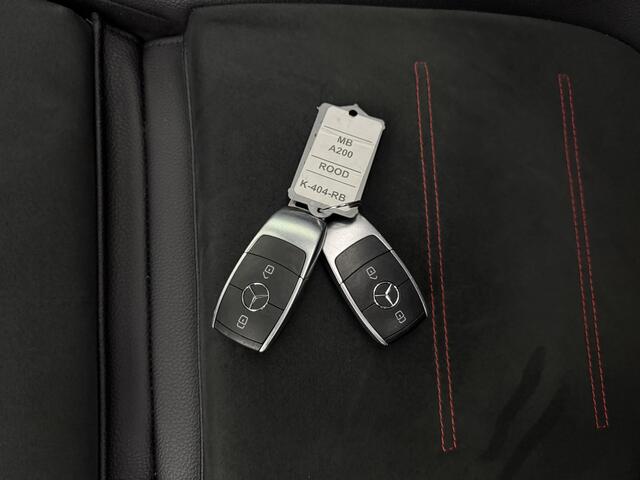 Mercedes-Benz A-KLASSE 200 AMG | Panorama | Led | Augmented | Widescreen | Elektrische stoelen | Leder-Alcantara