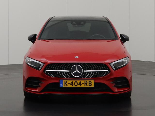 Mercedes-Benz A-KLASSE 200 AMG | Panorama | Led | Augmented | Widescreen | Elektrische stoelen | Leder-Alcantara