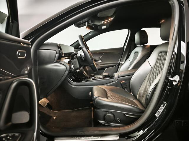 Mercedes-Benz A-KLASSE 180 Luxury Line | Trekhaak | Stoelverwarming | Navigatie | Climate Control |