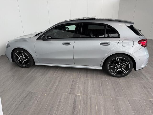Mercedes-Benz A-KLASSE 180 Business Solution AMG | Panoramadak | Widescreen | Sfeerverlichting | Achteruitrijcamera | Stoelverwarming |