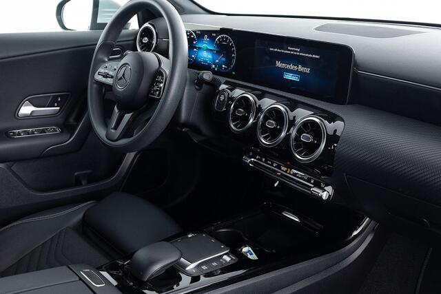 Mercedes-Benz A-KLASSE 250 e Premium | Full LED | Half LEDER | CAMERA