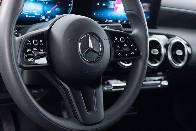 Mercedes-Benz A-KLASSE 250 e Premium | Full LED | Half LEDER | CAMERA
