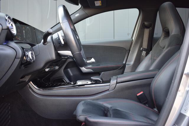 Mercedes-Benz A-KLASSE 180 Automaat Business Solution AMG LED | Leder/Alcantara | Panoramadak | Sportstoelen | Carplay | Sfeerverlichting