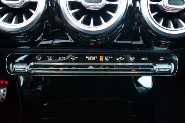 Mercedes-Benz A-KLASSE 180 Automaat Business Solution AMG LED | Leder/Alcantara | Panoramadak | Sportstoelen | Carplay | Sfeerverlichting