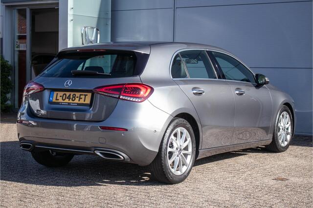 Mercedes-Benz A-KLASSE 200 Premium Plus Automaat - Navi | Camera | Stoelverwarming | Sfeerverlichting