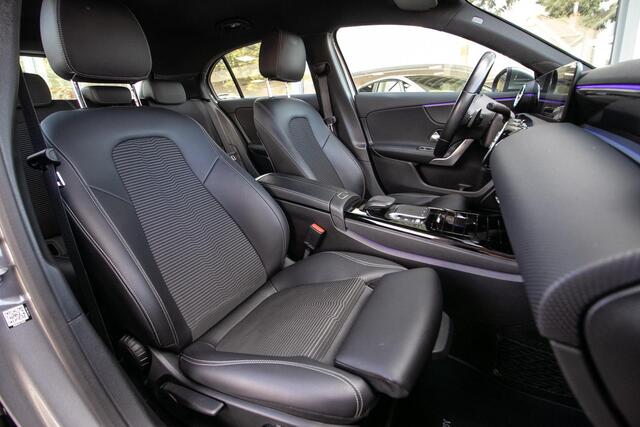 Mercedes-Benz A-KLASSE 200 Premium Plus Automaat - Navi | Camera | Stoelverwarming | Sfeerverlichting