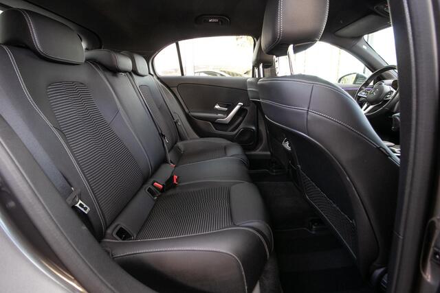 Mercedes-Benz A-KLASSE 200 Premium Plus Automaat - Navi | Camera | Stoelverwarming | Sfeerverlichting