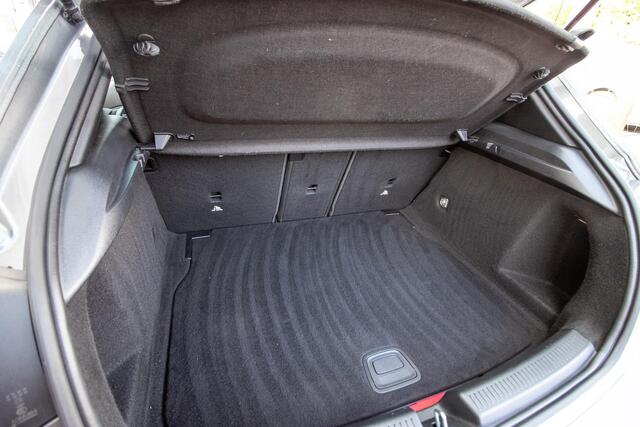 Mercedes-Benz A-KLASSE 200 Premium Plus Automaat - Navi | Camera | Stoelverwarming | Sfeerverlichting
