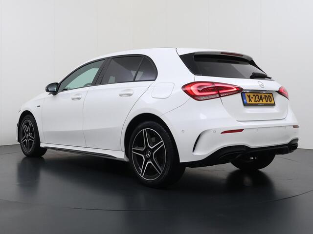 Mercedes-Benz A-KLASSE A250e AMG line Carplay/18inch/Ambientlight etc.