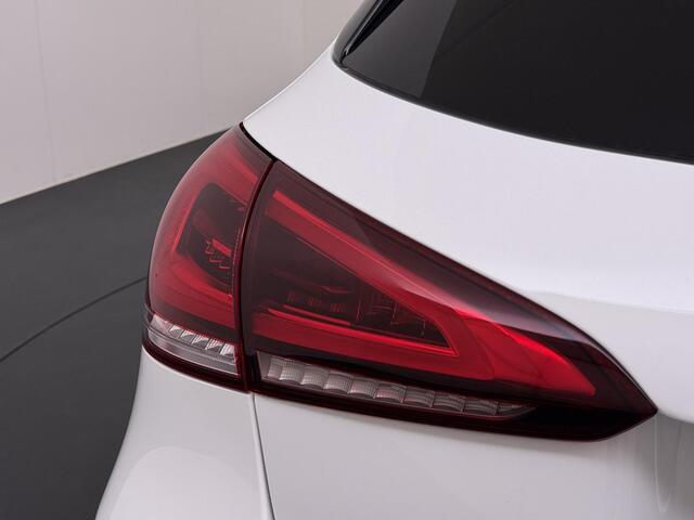 Mercedes-Benz A-KLASSE A250e AMG line Carplay/18inch/Ambientlight etc.