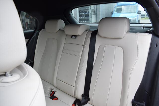 Mercedes-Benz A-KLASSE 250 e Business Solution Luxury Limited | Pano | Leer | Burmester | Stoelverwarming