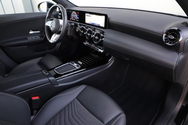 Mercedes-Benz A-KLASSE 180 Star Edition | 136PK | Led | Distronic | Widescreen | Stoelverwarming | Leder | Clima | Camera | NL-Auto | 2024.