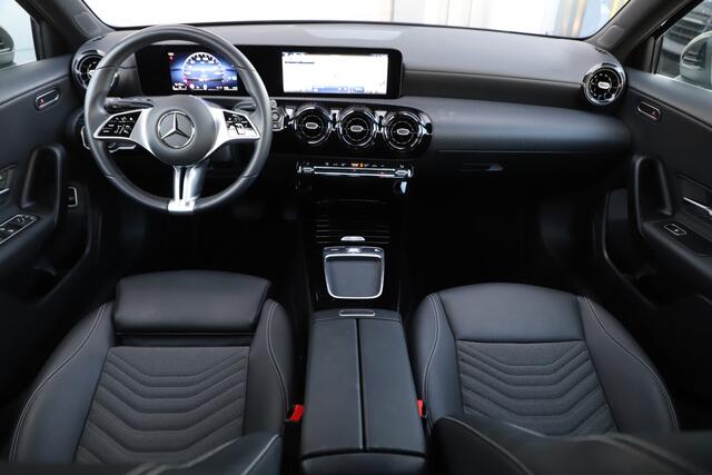 Mercedes-Benz A-KLASSE 180 Star Edition | 136PK | Led | Distronic | Widescreen | Stoelverwarming | Leder | Clima | Camera | NL-Auto | 2024.
