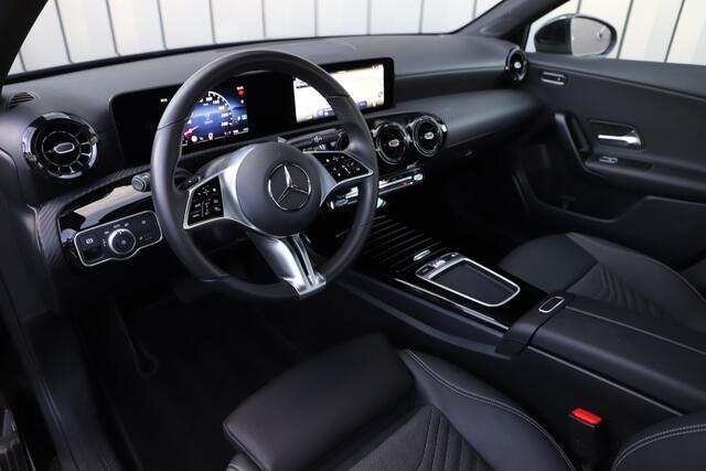 Mercedes-Benz A-KLASSE 180 Star Edition | 136PK | Led | Distronic | Widescreen | Stoelverwarming | Leder | Clima | Camera | NL-Auto | 2024.
