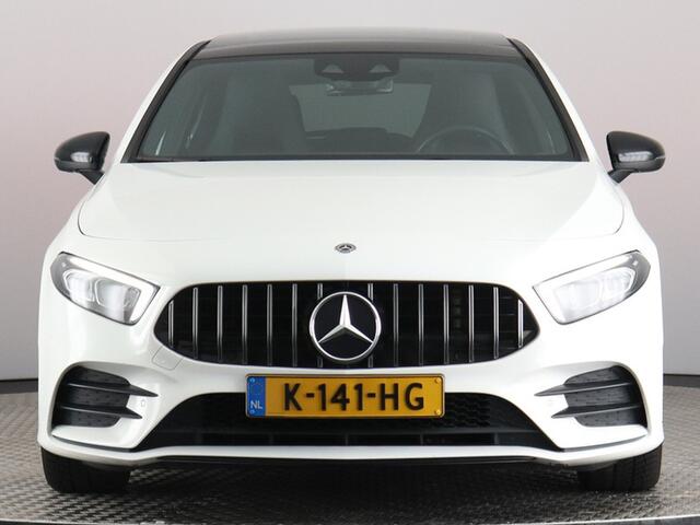 Mercedes-Benz A-KLASSE 180 Premium Plus AMG (Pano / Night Pakket / Sfeerverlichting / Camera / Blindspot / Burmester)