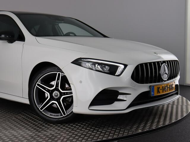 Mercedes-Benz A-KLASSE 180 Premium Plus AMG (Pano / Night Pakket / Sfeerverlichting / Camera / Blindspot / Burmester)