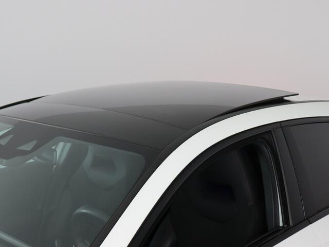 Mercedes-Benz A-KLASSE 180 Premium Plus AMG (Pano / Night Pakket / Sfeerverlichting / Camera / Blindspot / Burmester)