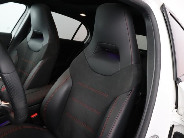 Mercedes-Benz A-KLASSE 180 Premium Plus AMG (Pano / Night Pakket / Sfeerverlichting / Camera / Blindspot / Burmester)