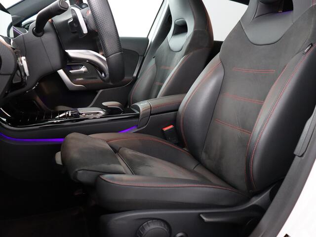 Mercedes-Benz A-KLASSE 180 Premium Plus AMG (Pano / Night Pakket / Sfeerverlichting / Camera / Blindspot / Burmester)