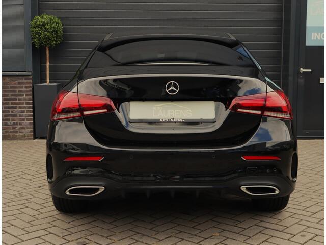 Mercedes-Benz A-KLASSE 250 e AMG Line | Pano | Camera | sfeerverlichting | Stoelverwarming