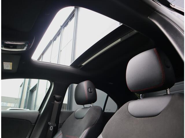 Mercedes-Benz A-KLASSE 250 e AMG Line | Pano | Camera | sfeerverlichting | Stoelverwarming