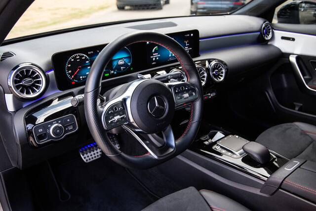 Mercedes-Benz A-KLASSE 250 e Business Solution AMG Limited , Virtual cockpit, Sfeerverlichting, Achteruitrijcamera,