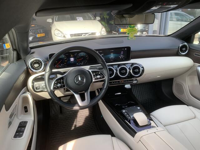 Mercedes-Benz A-KLASSE 200 Premium Plus