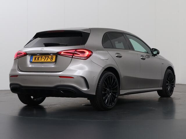 Mercedes-Benz A-KLASSE 250 e Business Solution AMG Limited | Night | Widescreen | 19" multispaaks velgen (hoogglans zwart) | Achteruitrijcamera | Stoelverwarming |