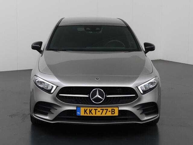 Mercedes-Benz A-KLASSE 250 e Business Solution AMG Limited | Night | Widescreen | 19" multispaaks velgen (hoogglans zwart) | Achteruitrijcamera | Stoelverwarming |