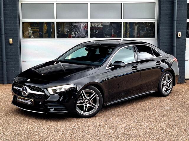 Mercedes-Benz A-KLASSE Limousine 180 Business Solution AMG | Achteruitrijcamera | Widescreen | Sfeerverlichting | Stoelverwarming | Spoorassistent | Privacy Glas Achter
