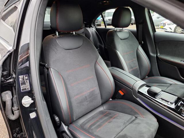 Mercedes-Benz A-KLASSE Limousine 180 Business Solution AMG | Achteruitrijcamera | Widescreen | Sfeerverlichting | Stoelverwarming | Spoorassistent | Privacy Glas Achter