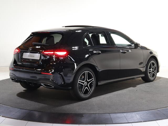Mercedes-Benz A-KLASSE 250e Business Solution AMG | Panoramaschuifdak | Premium Plus | Head-up display | Dodehoekassistent |
