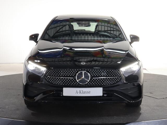 Mercedes-Benz A-KLASSE 250e Business Solution AMG | Panoramaschuifdak | Premium Plus | Head-up display | Dodehoekassistent |