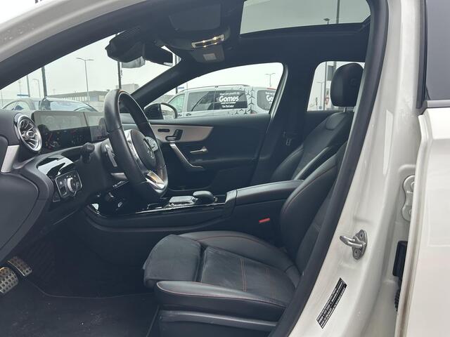 Mercedes-Benz A-KLASSE 180 AMG | Panoramadak | Cruise Control | Stoelverwarming