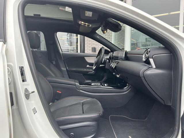 Mercedes-Benz A-KLASSE 180 AMG | Panoramadak | Cruise Control | Stoelverwarming