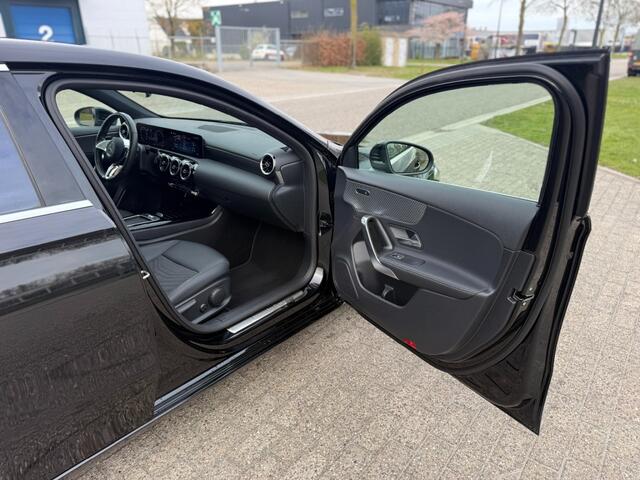 Mercedes-Benz A-KLASSE 180 Luxury Line Automaat Navi