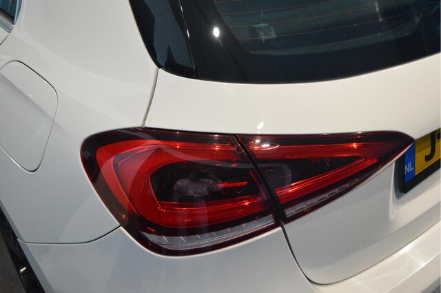 Mercedes-Benz A-KLASSE 250 e Business Solution Luxury Limited AMG