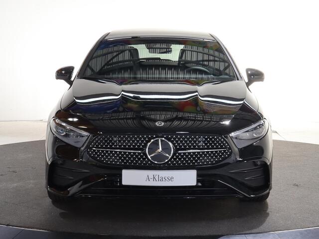 Mercedes-Benz A-KLASSE 180 Business Solution AMG | Panoramaschuifdak | Premium plus | Head-Up | Stoelverwarming | Achteruitrijcamera | MULTIBEAM LED |