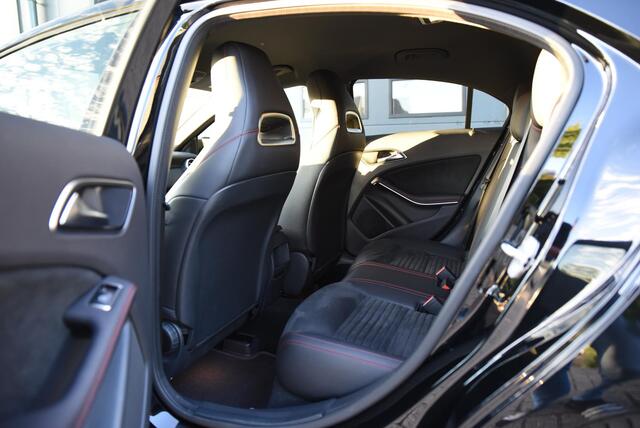 Mercedes-Benz A-KLASSE 180 Business Solution AMG