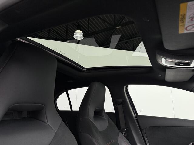 Mercedes-Benz A-KLASSE 180 Star Edition AMG Line | Panoramadak | 19 inch LM velgen | Night pakket | Multibeam Led verlichting |