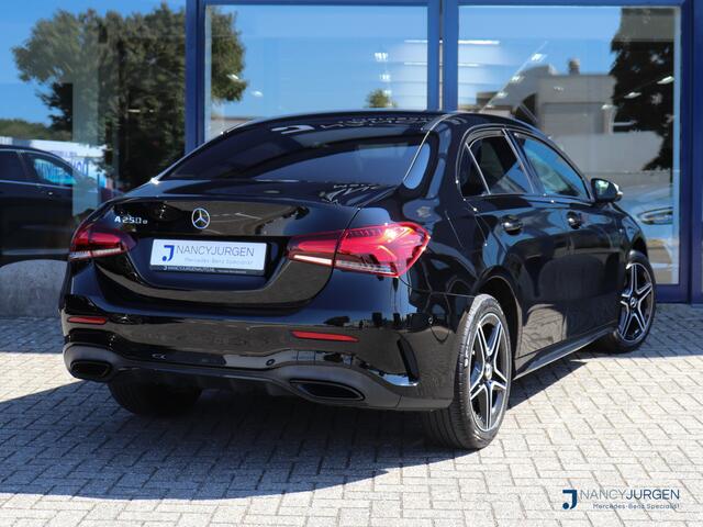 Mercedes-Benz A-KLASSE 250 e Business | AMG Ed. | 8G Aut. | MBUX | Night Pakket | Ambiente | Apple Car Play/Android Auto | Parkeer Assist. | 18 " LM Velgen |