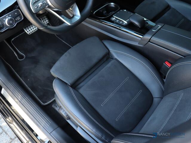 Mercedes-Benz A-KLASSE 250 e Business | AMG Ed. | 8G Aut. | MBUX | Night Pakket | Ambiente | Apple Car Play/Android Auto | Parkeer Assist. | 18 " LM Velgen |