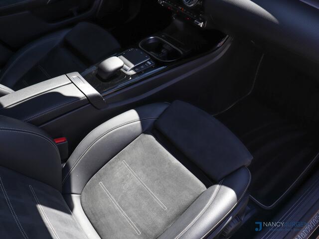 Mercedes-Benz A-KLASSE 250 e Business | AMG Ed. | 8G Aut. | MBUX | Night Pakket | Ambiente | Apple Car Play/Android Auto | Parkeer Assist. | 18 " LM Velgen |