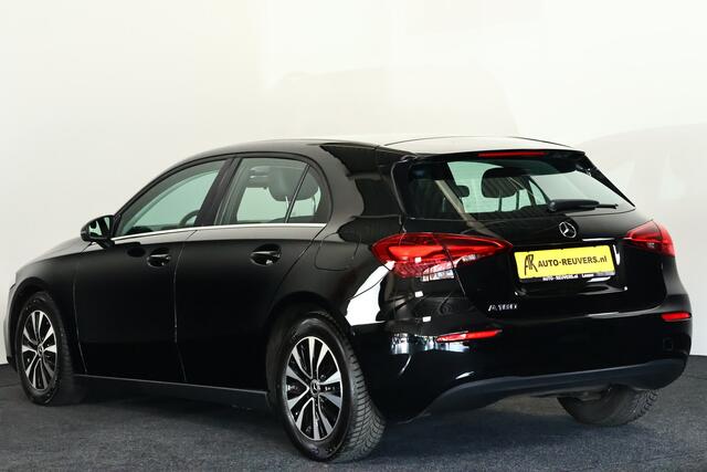 Mercedes-Benz A-KLASSE 180 Business Line / Navigatie / Camera / Cruisecontrol / Bluetooth