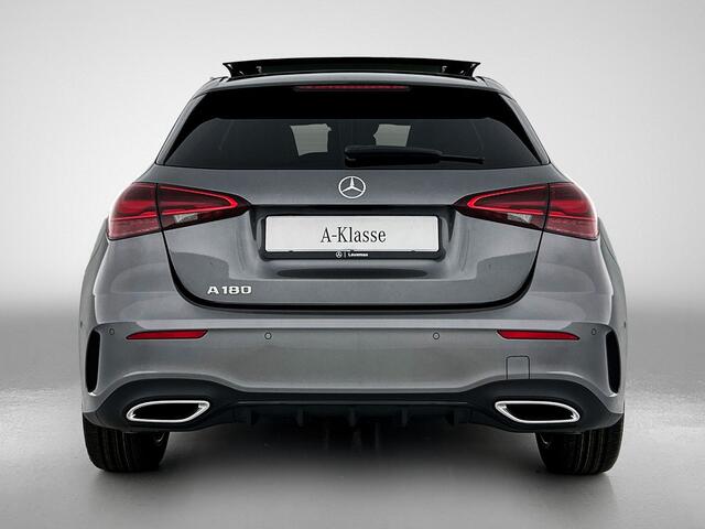 Mercedes-Benz A-KLASSE 180 Business Solution AMG | Nightpakket | Parkeerpakket met achteruitrijcamera | KEYLESS GO | Sfeerverlichting | MULTIBEAM LED | Extra USB-poorten | Verwarmde stoelen vooraan |