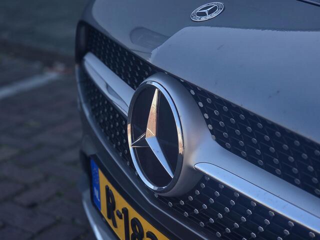 Mercedes-Benz A-KLASSE 180 Business Solution AMG | Panoramadak | Apple-Android | Stoelverwarming