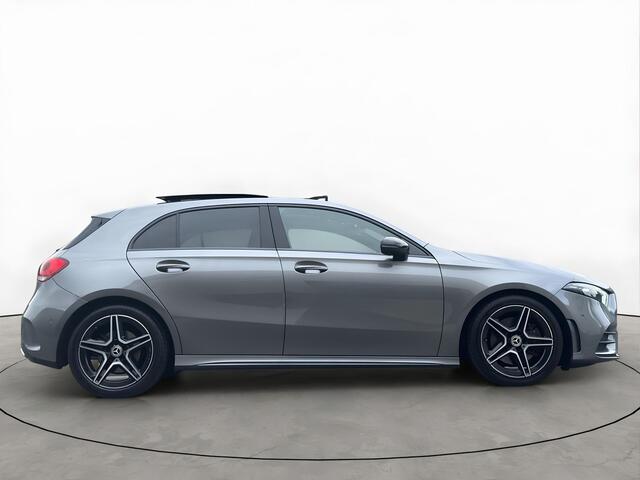 Mercedes-Benz A-KLASSE 220 190PK AMG Night Premium+ Pano Sfeer Dode-Hoek