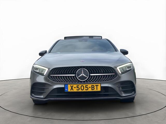 Mercedes-Benz A-KLASSE 220 190PK AMG Night Premium+ Pano Sfeer Dode-Hoek